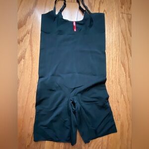 NWOT Lg Black ASSETS by Spanx open bust slimming body suit